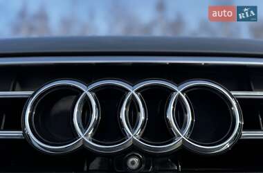 Седан Audi A8 2015 в 