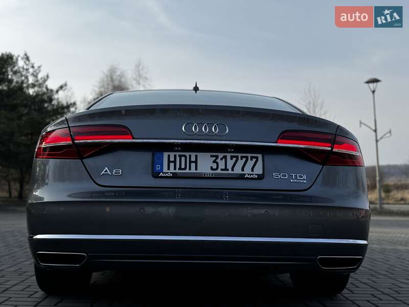 Седан Audi A8 2015 в Дрогобыче