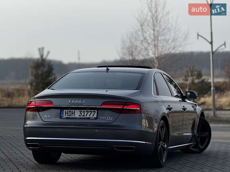 Седан Audi A8 2015 в Дрогобыче