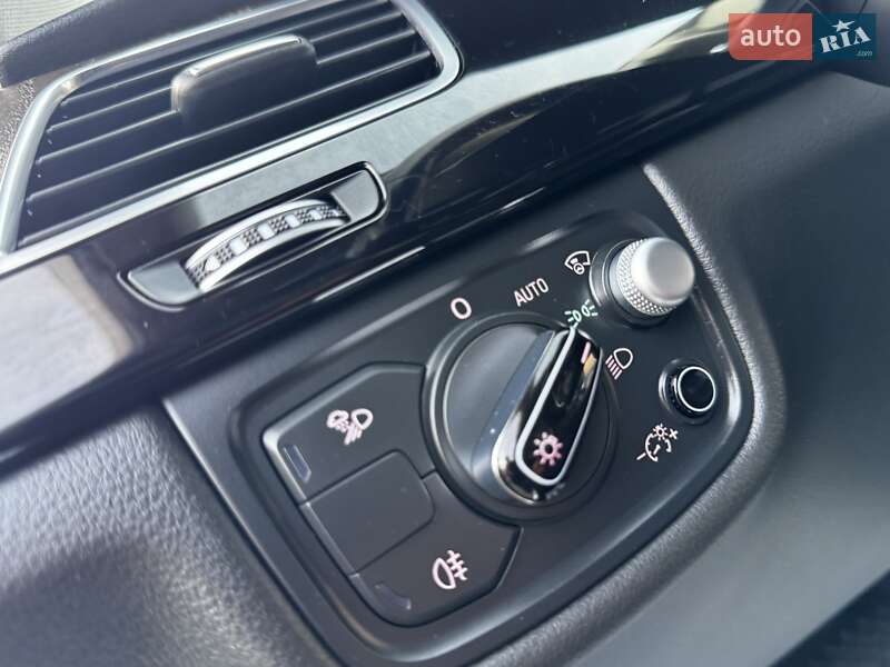 Седан Audi A8 2015 в Дрогобыче