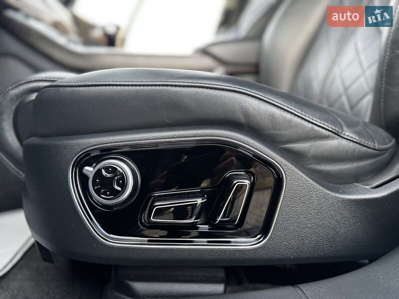 Седан Audi A8 2015 в Дрогобыче