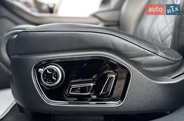 Седан Audi A8 2015 в 