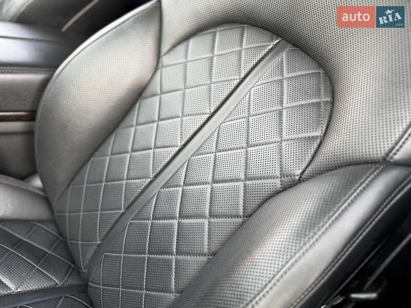 Седан Audi A8 2015 в Дрогобыче