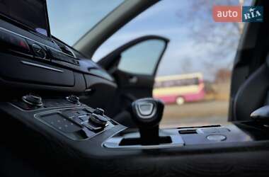 Седан Audi A8 2015 в 