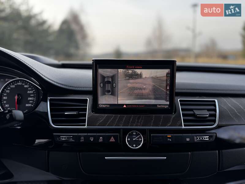 Седан Audi A8 2015 в Дрогобыче