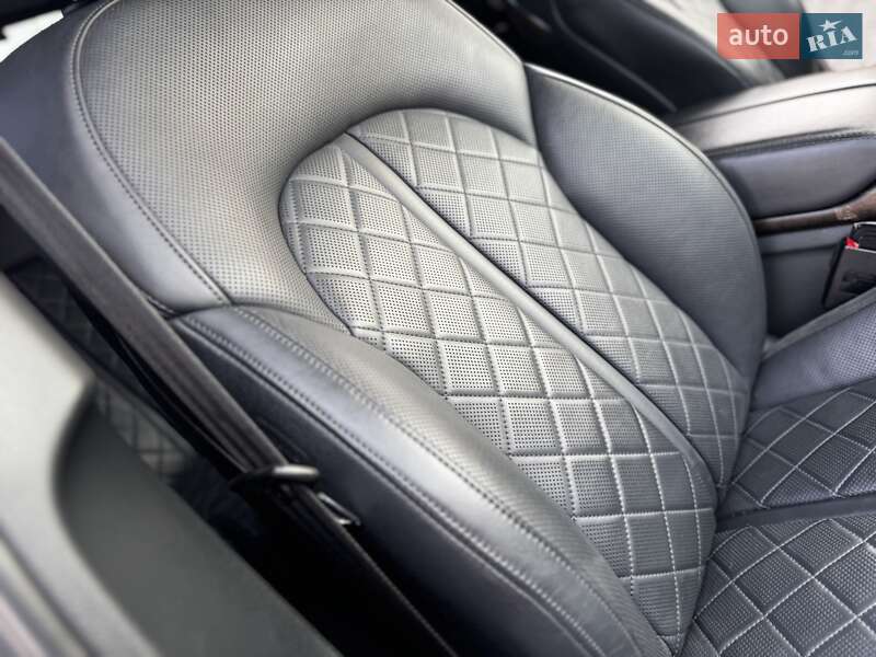 Седан Audi A8 2015 в Дрогобыче