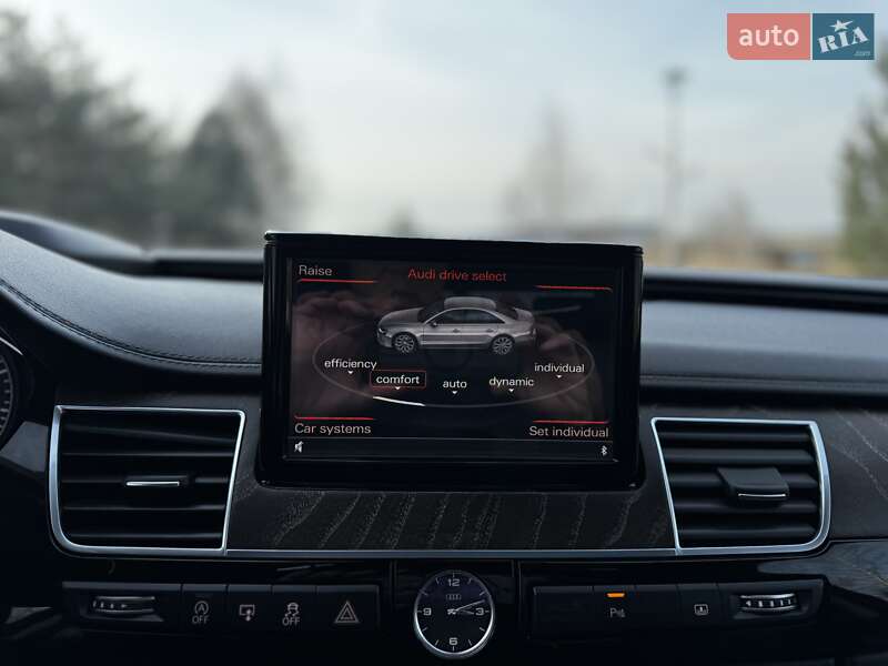 Седан Audi A8 2015 в Дрогобыче