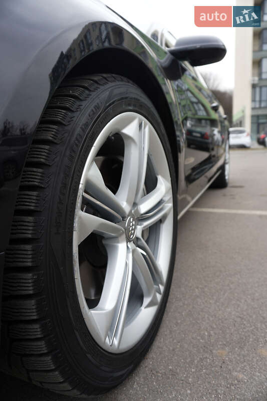 Седан Audi A8 2014 в Виннице