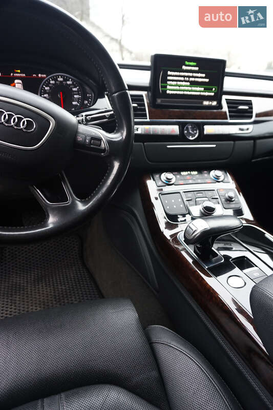 Седан Audi A8 2014 в Виннице