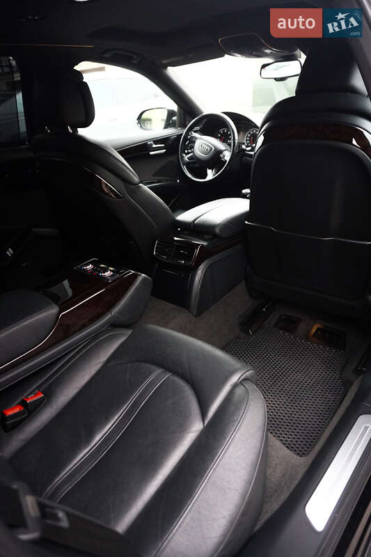 Седан Audi A8 2014 в Виннице