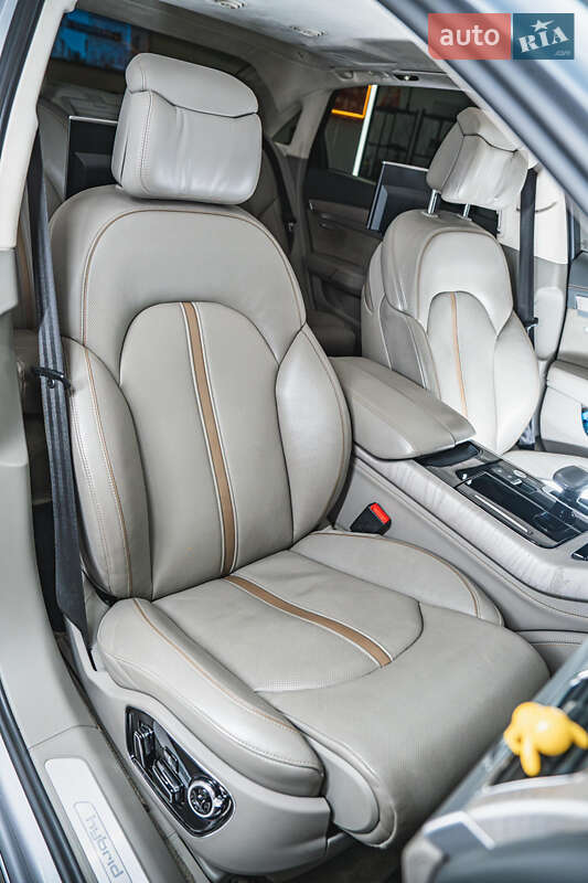 Седан Audi A8 2014 в Киеве