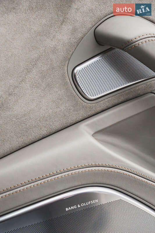 Седан Audi A8 2014 в Киеве
