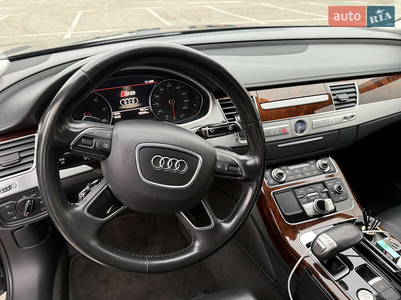 Седан Audi A8 2012 в Києві