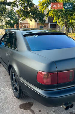 Седан Audi A8 1995 в 