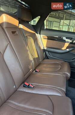 Седан Audi A8 2015 в 