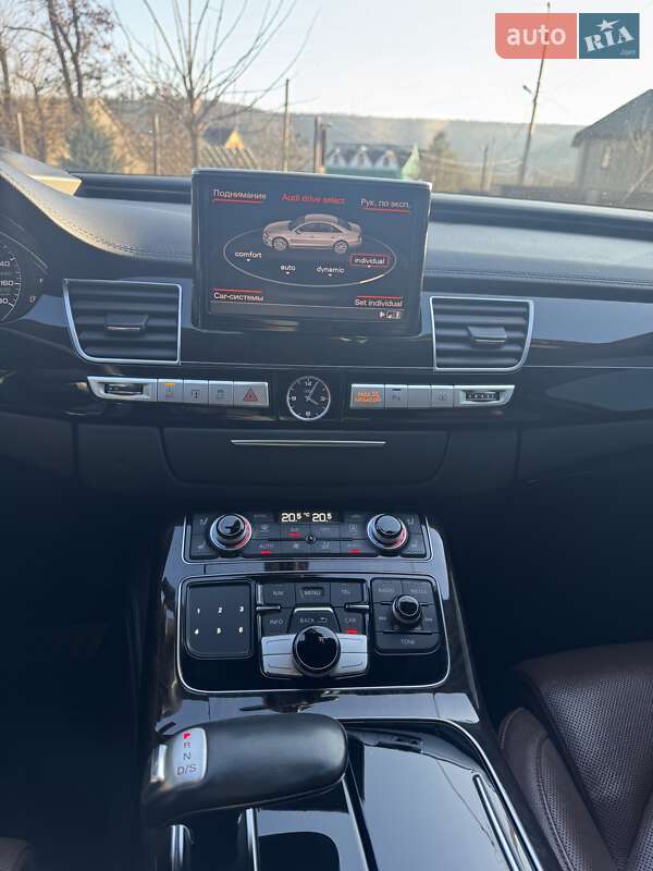 Седан Audi A8 2015 в Могилев-Подольске