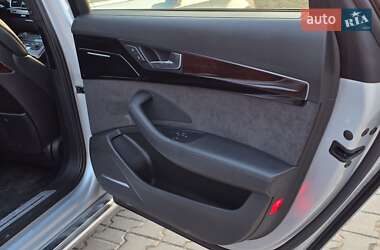 Седан Audi A8 2012 в Тернополе