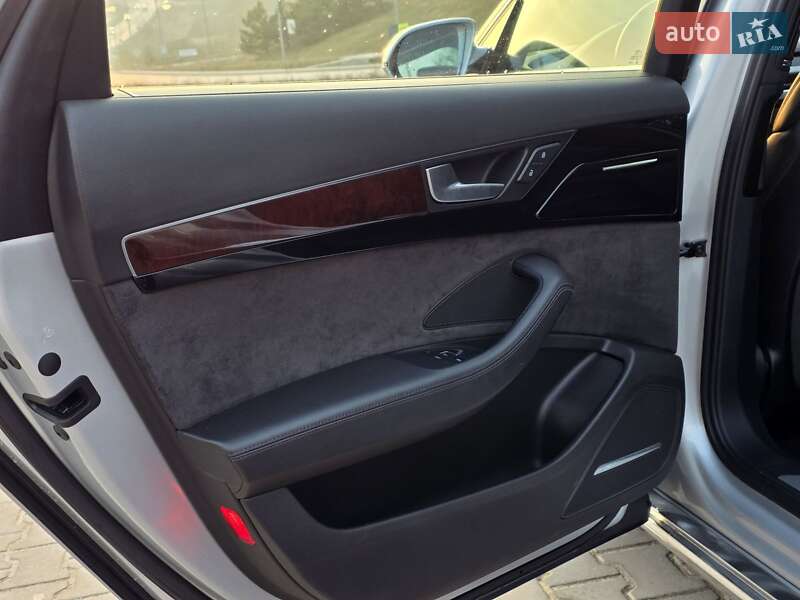 Седан Audi A8 2012 в Тернополе