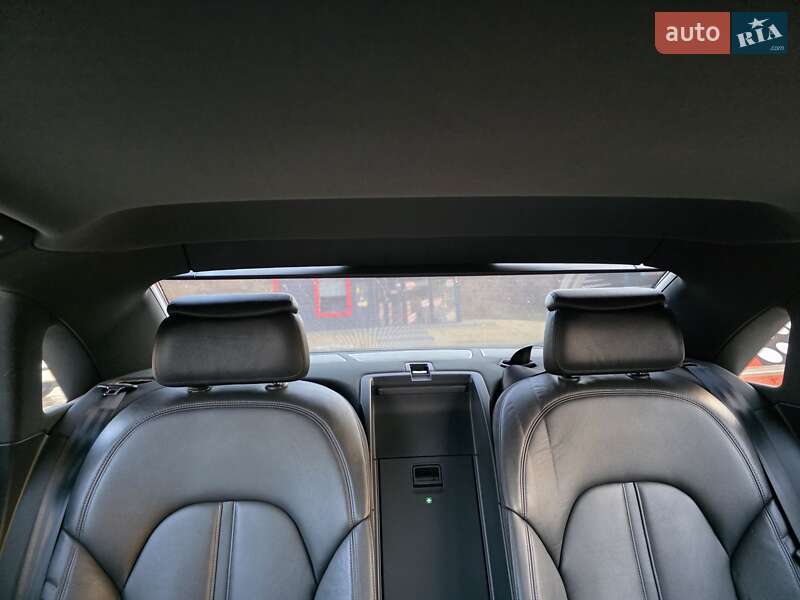 Седан Audi A8 2012 в Тернополе