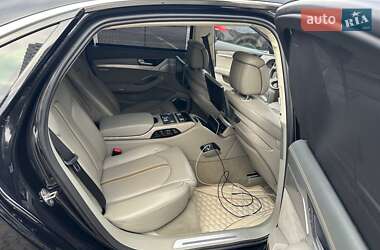 Седан Audi A8 2013 в 