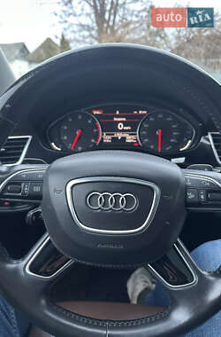 Седан Audi A8 2017 в Одесі