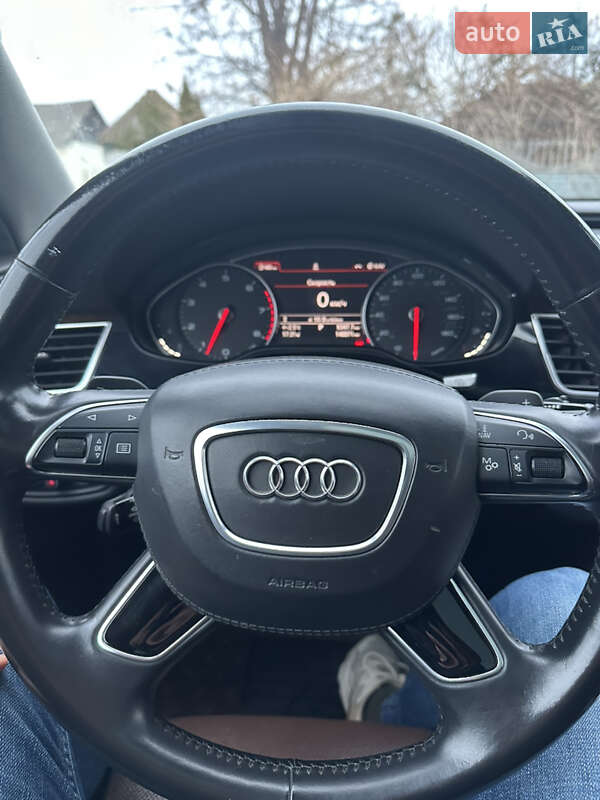 Седан Audi A8 2017 в Одессе