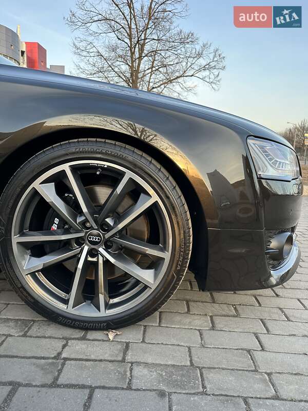 Седан Audi A8 2015 в Киеве