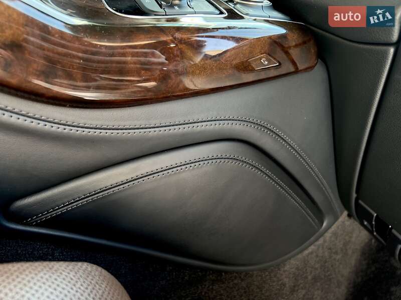 Седан Audi A8 2015 в Киеве