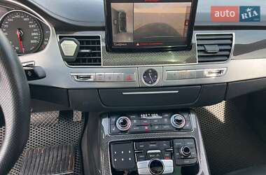 Седан Audi A8 2015 в 