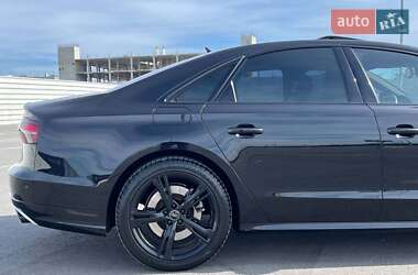 Седан Audi A8 2015 в 