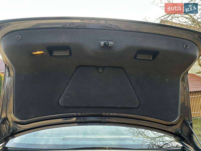 Седан Audi A8 2005 в Хусте