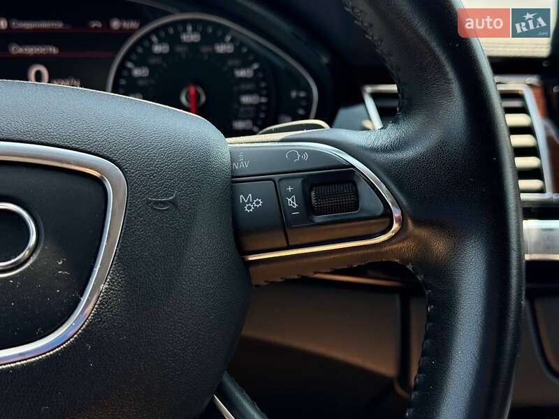 Седан Audi A8 2012 в Кривом Роге