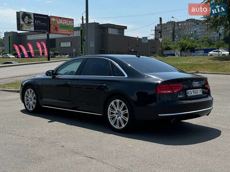 Седан Audi A8 2012 в Кривом Роге