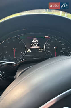 Седан Audi A8 2014 в Львове