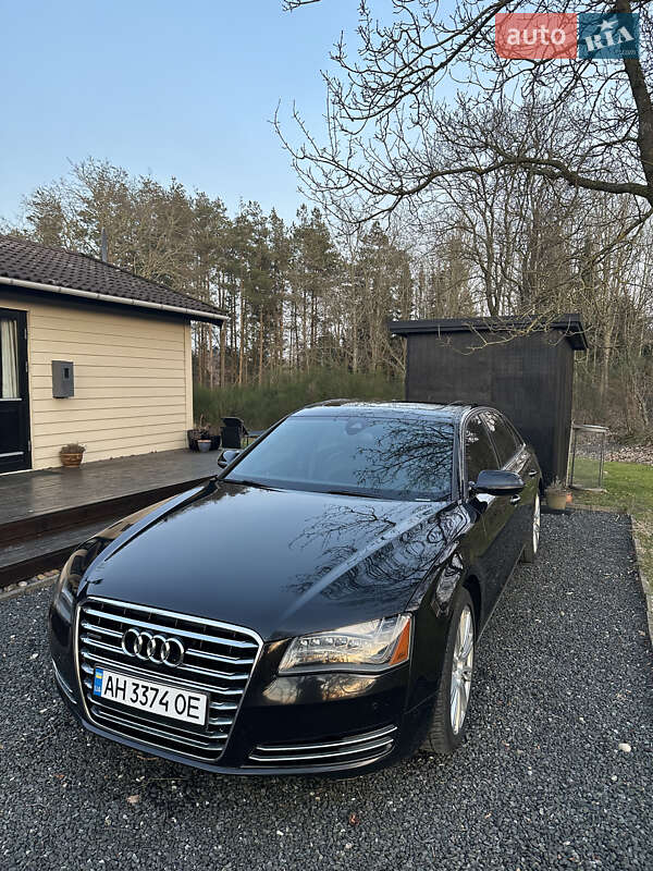 Седан Audi A8 2014 в Львове