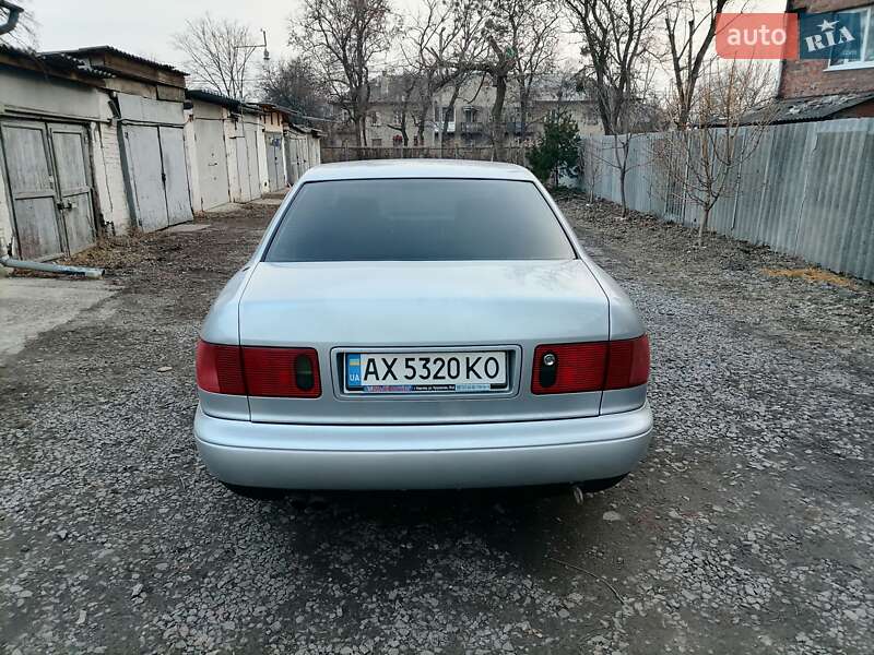 Седан Audi A8 1996 в Харькове