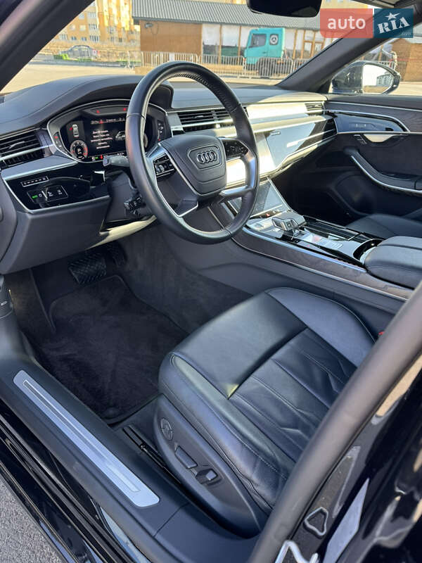 Седан Audi A8 2021 в Киеве