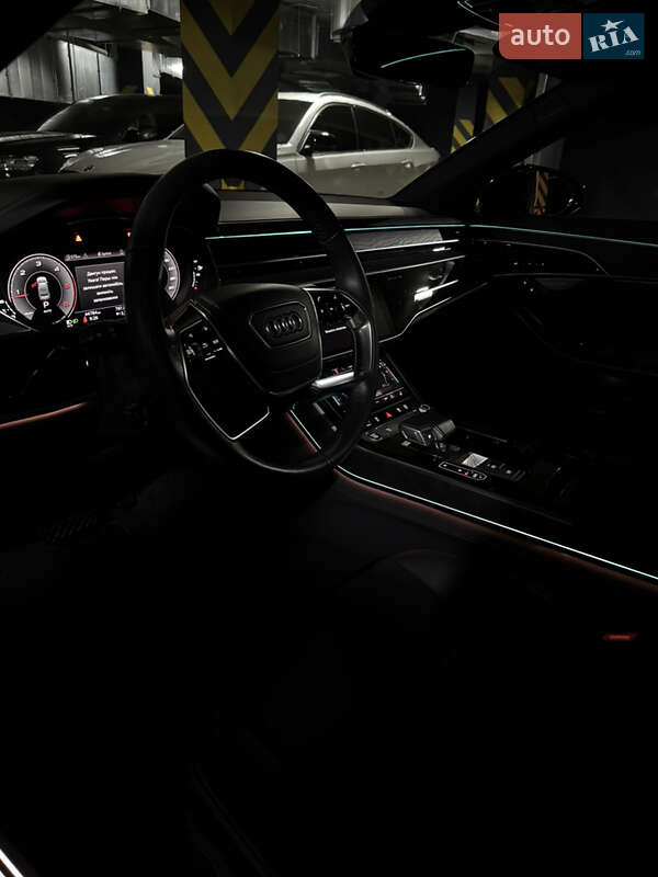 Седан Audi A8 2021 в Киеве
