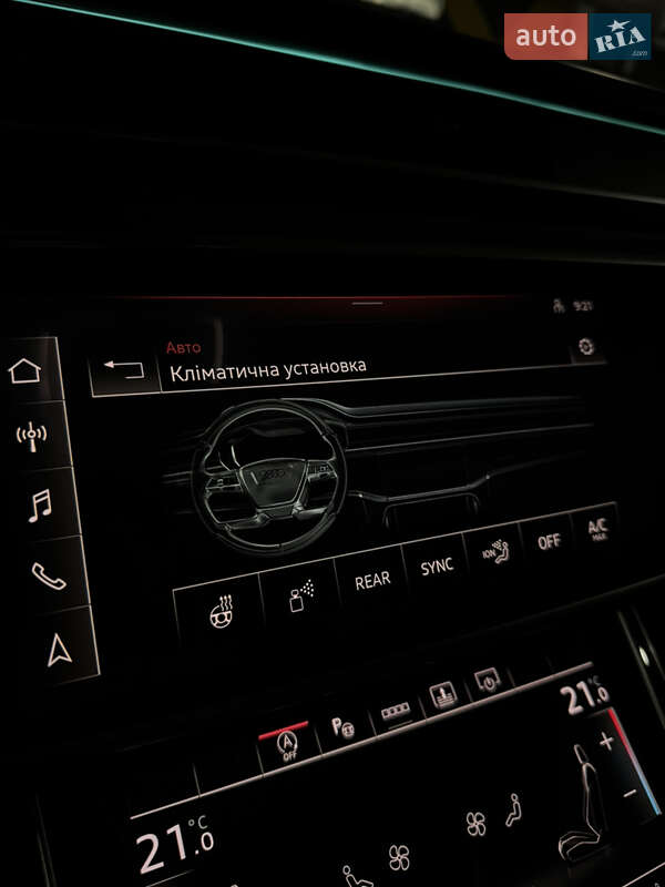 Седан Audi A8 2021 в Киеве