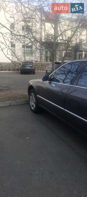 Седан Audi A8 1998 в 