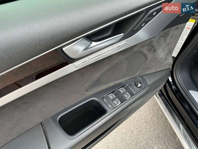 Седан Audi A8 2014 в Виннице