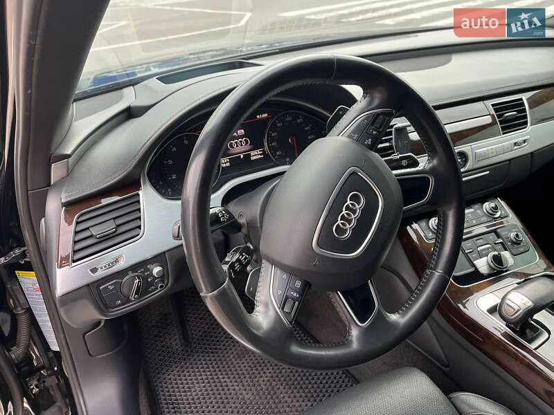 Седан Audi A8 2014 в Виннице