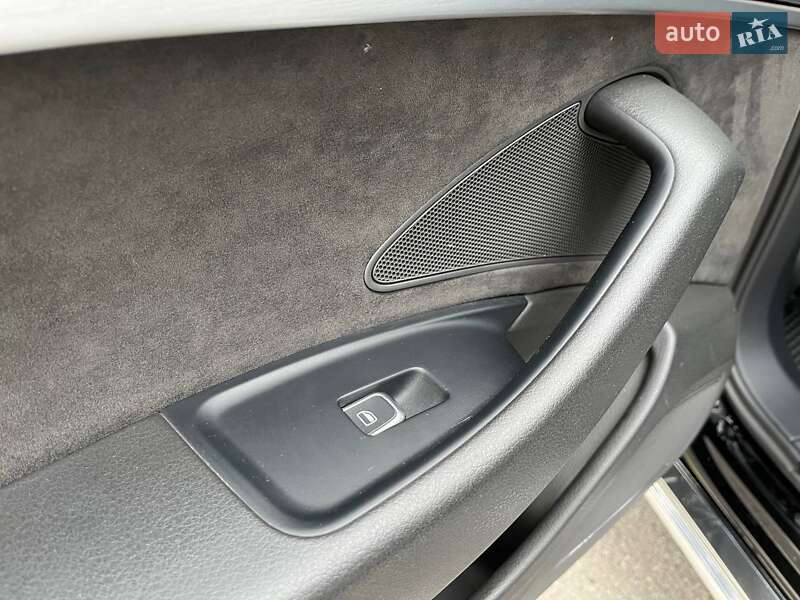 Седан Audi A8 2014 в Виннице