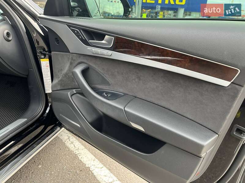 Седан Audi A8 2014 в Виннице