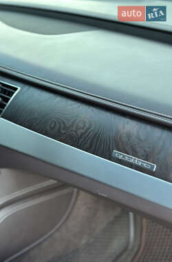 Седан Audi A8 2013 в 