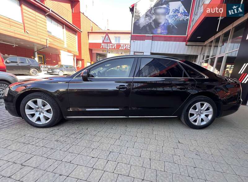 Седан Audi A8 2012 в Львове