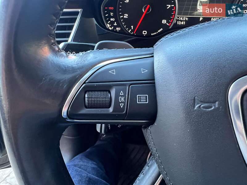 Седан Audi A8 2012 в Львове