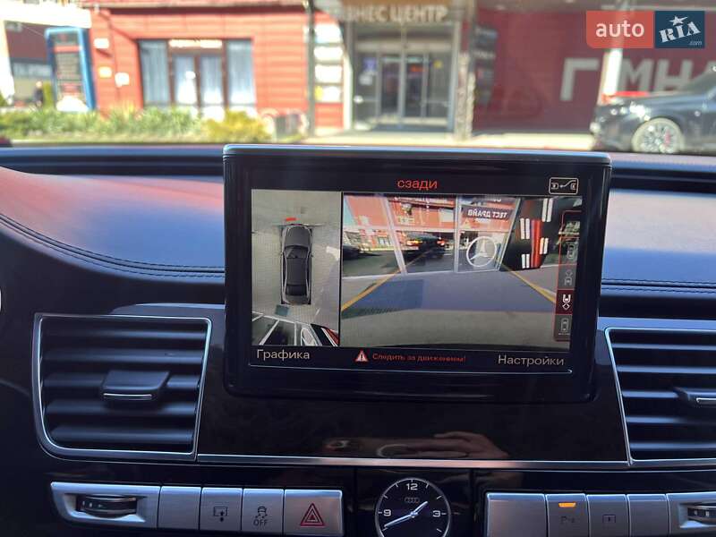 Седан Audi A8 2012 в Львове