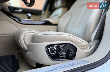 Седан Audi A8 2015 в 