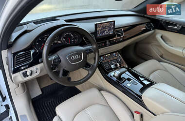 Седан Audi A8 2015 в 